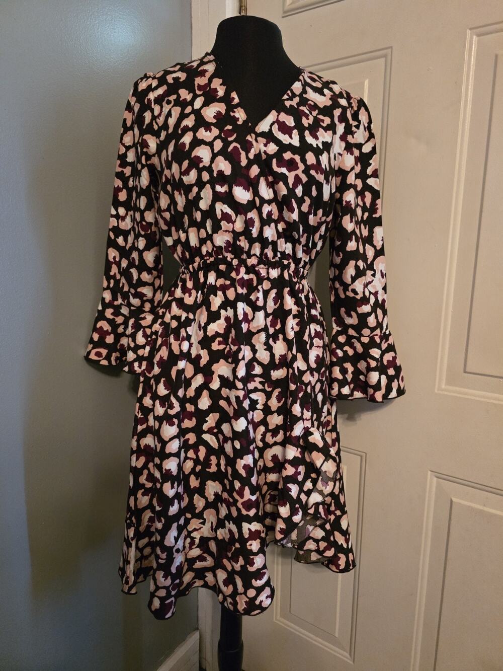 Charlie Page Faux Wrap Bell Sleeve Dress Abstract Floral Ruffle Hem Size S Boho
